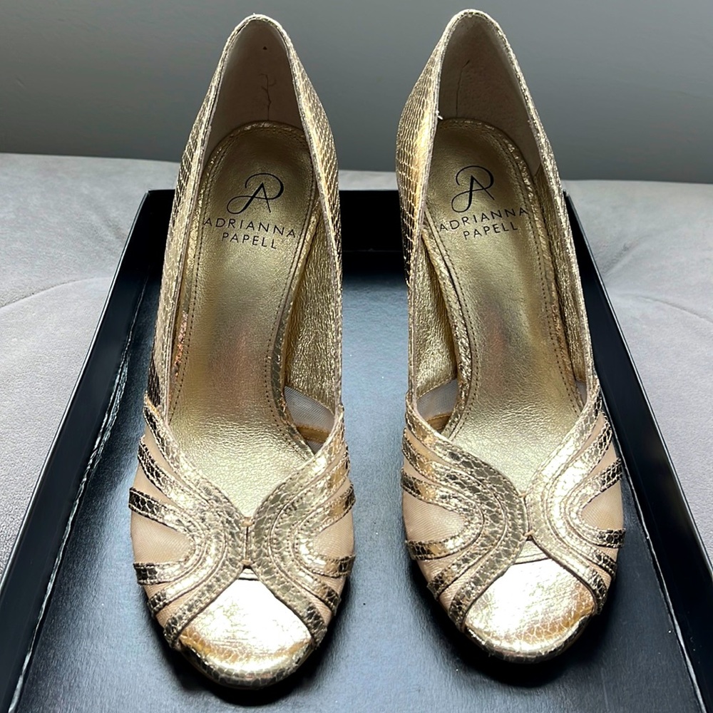 ADRIANNA PAPELL SNAKESKIN GOLD HEELS